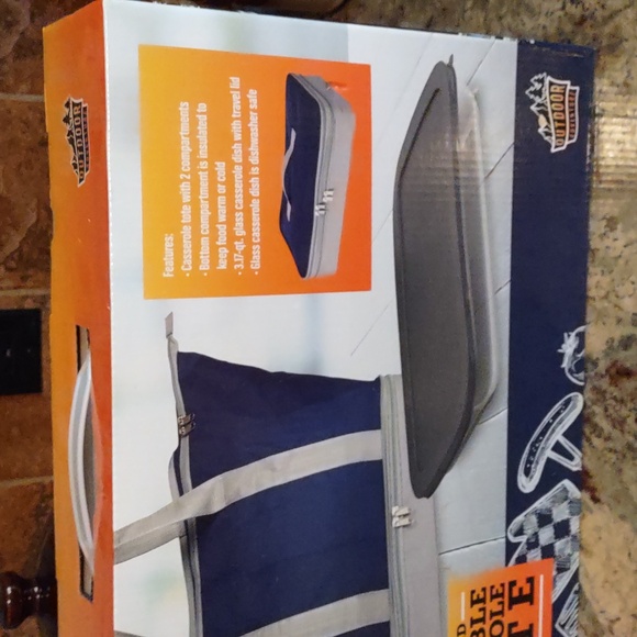 Brand new inbox Soleil portable casserole tote. - Picture 2 of 5